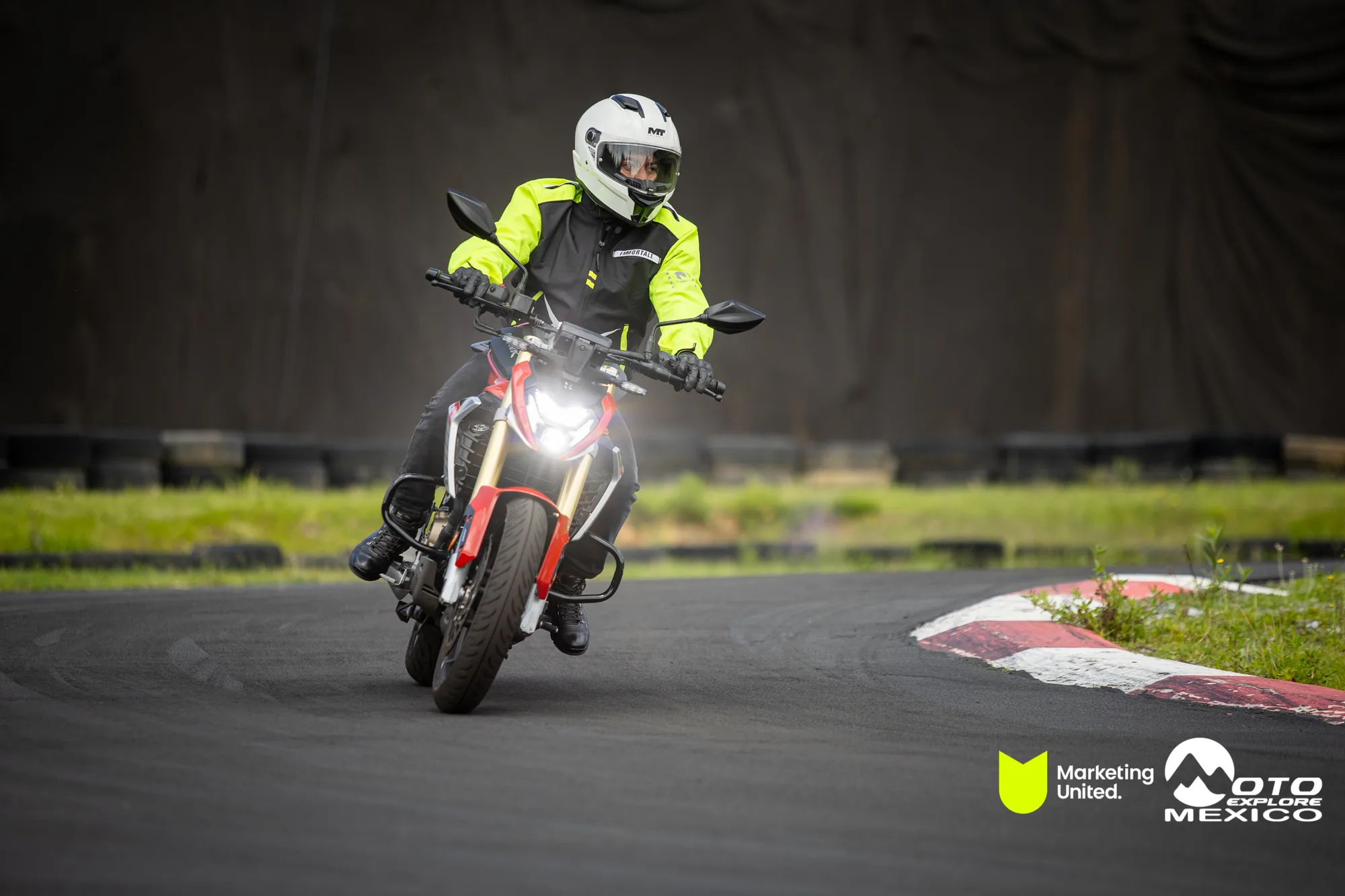 KBR PRUEBA DE MANEJO HUNK 141