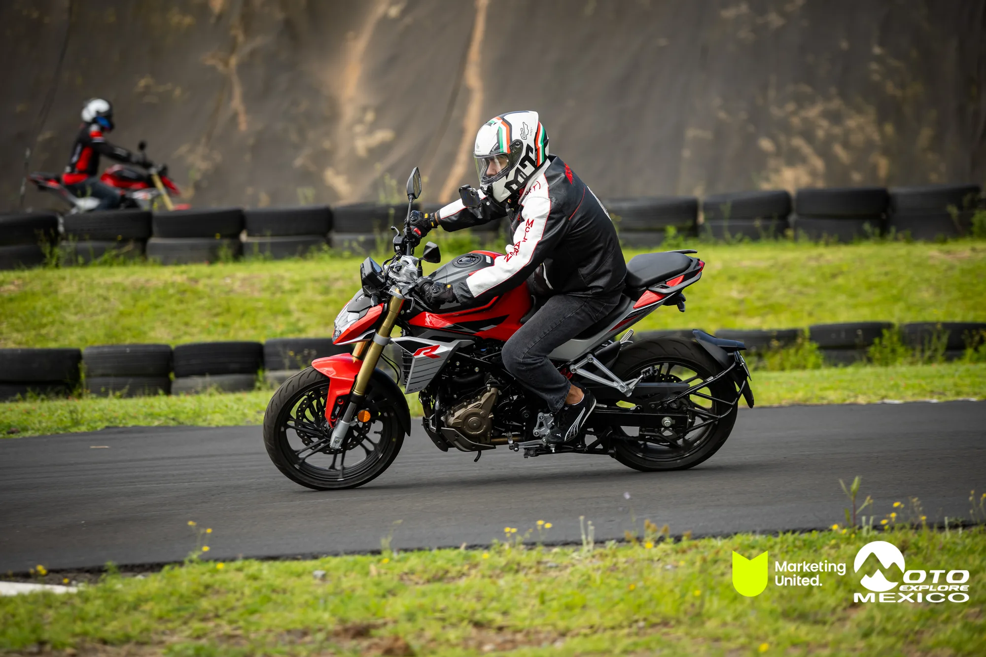 KBR PRUEBA DE MANEJO HUNK 177