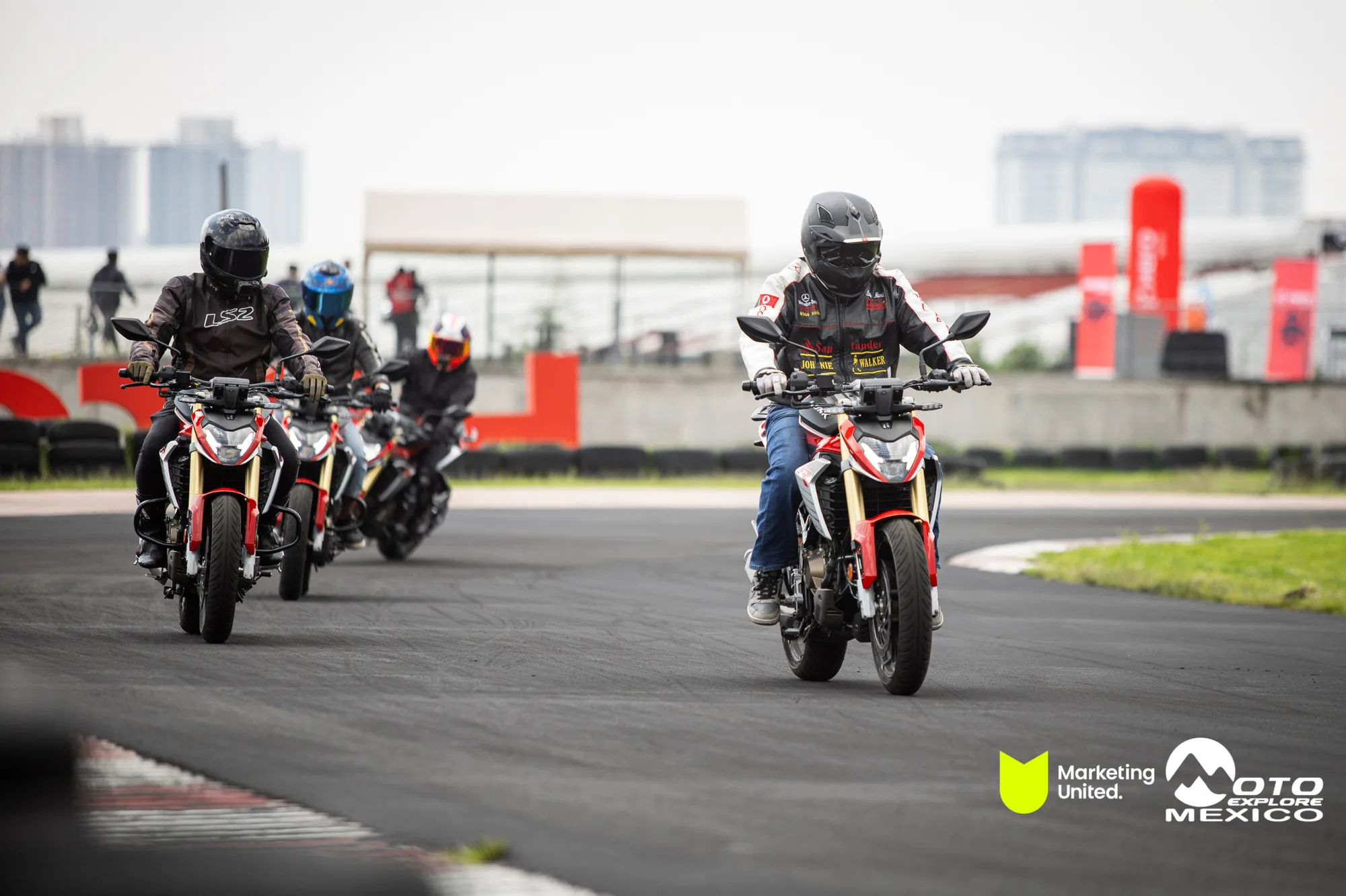 KBR PRUEBA DE MANEJO HUNK 187