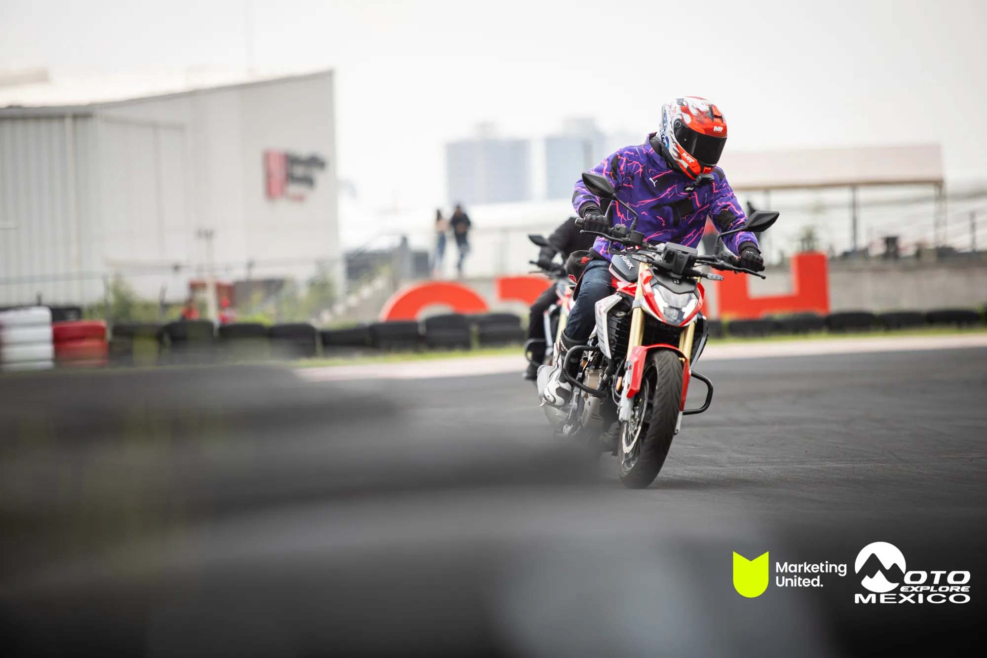 KBR PRUEBA DE MANEJO HUNK 194