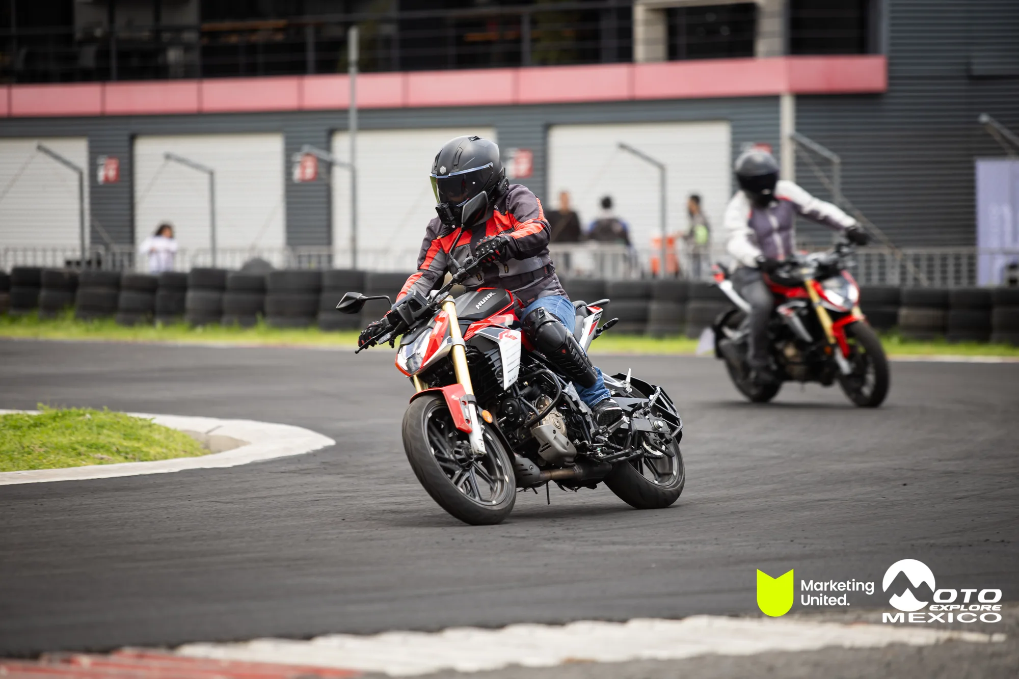 KBR PRUEBA DE MANEJO HUNK 261