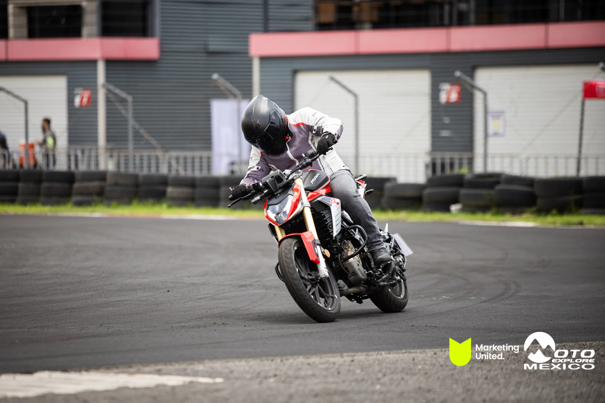 KBR PRUEBA DE MANEJO HUNK 262