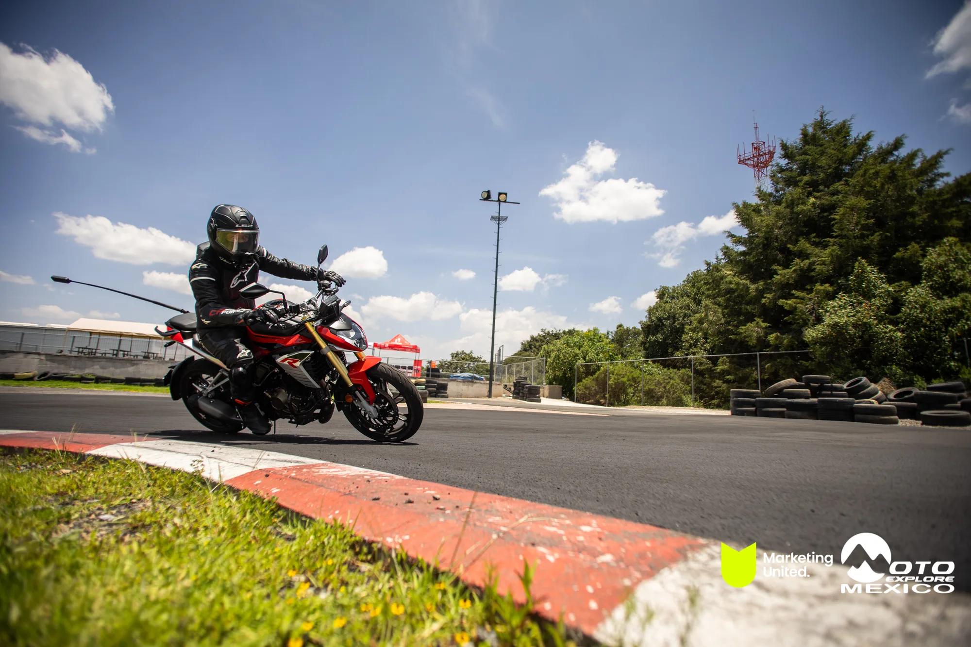KBR PRUEBA DE MANEJO HUNK 319